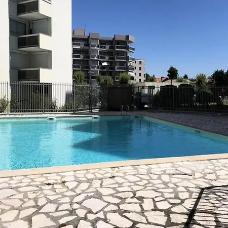 Apartment Port
